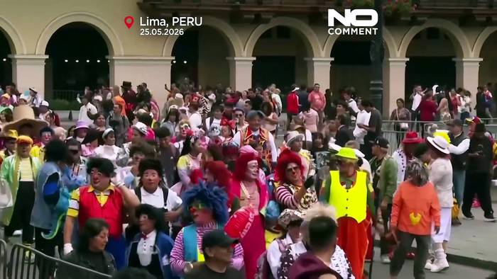 News video: Clowns füllen Limas Straßen: Umzug zum Tag des Lachens