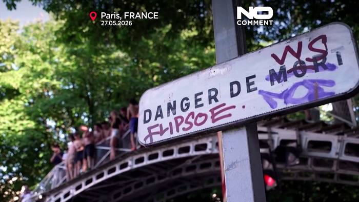 News video: Frankreich-Hitze: Menschen baden illegal im Zentrum von Paris