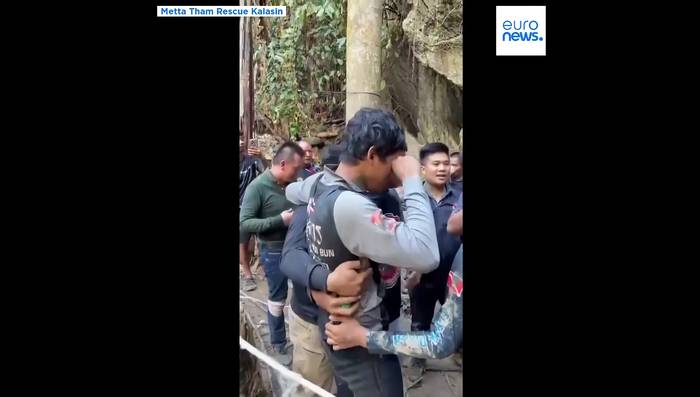 News video: Video zeigt Rettung von fünf Männern aus Höhle in Laos