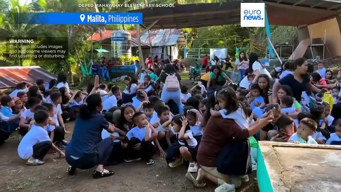 News video: Tödliches Beben auf den Philippinen: Schüler fliehen vor einstürzendem Vordach