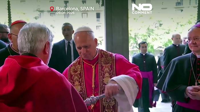 News video: Spanien: Tausende empfangen Papst Leo XIV in Barcelona
