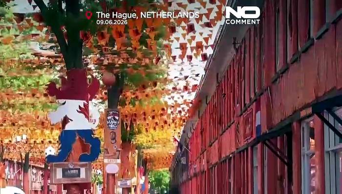 News video: Niederlande: Marktweg in Den Haag wird zur orangefarbenen Kultstraße für WM-Fans