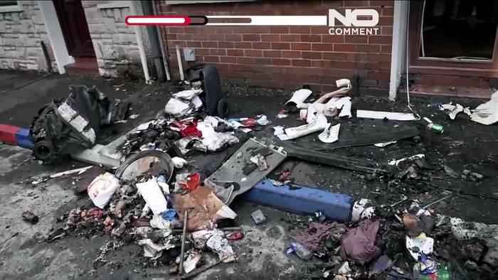 News video: Großbritannien: Gewalt in Belfast: Häuser brennen, Familien fliehen