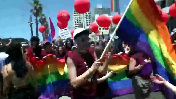 News video: Tel Aviv: Israelis feiern erste Pride-Parade seit Angriff vom 7. Oktober