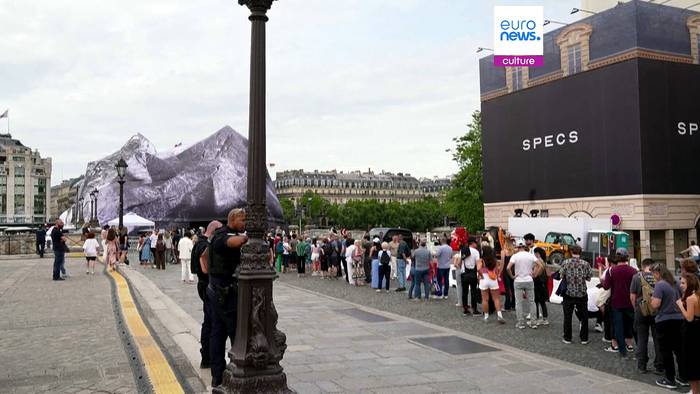 News video: Paris: JR eröffnet begehbare Caverne auf dem Pont Neuf