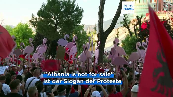 News video: Flamingo-Revolution in Albanien: Bisher größter Protest gegen Trump-Luxus-Resort in Tirana