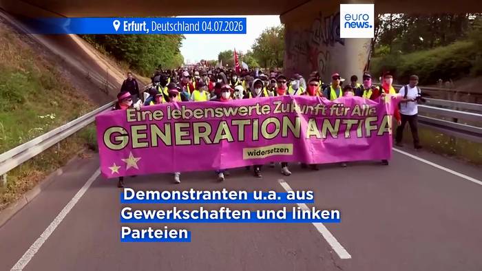 News video: Barrikaden und Pyrotechnik beim AfD-Parteitag – Chrupalla und Weidel bleiben Parteichefs