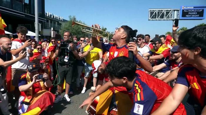 News video: Spanische Fans feiern WM-Halbfinale nach Sieg gegen Belgien