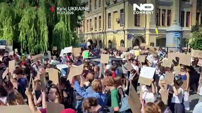 News video: Proteste in Kyjiw nach Entlassung von Verteidigungsminister Fedorow
