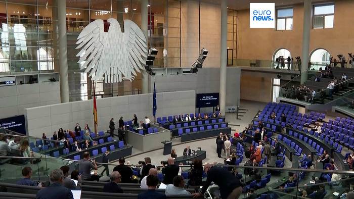 News video: Flucht nach vorn? Merz will Regierung umbilden und geht auf Distanz zu Spahn