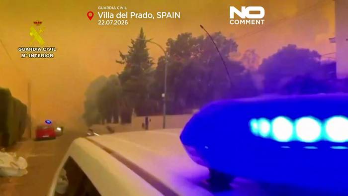 News video: Waldbrand bei Madrid: Polizei bringt Bewohner in Sicherheit