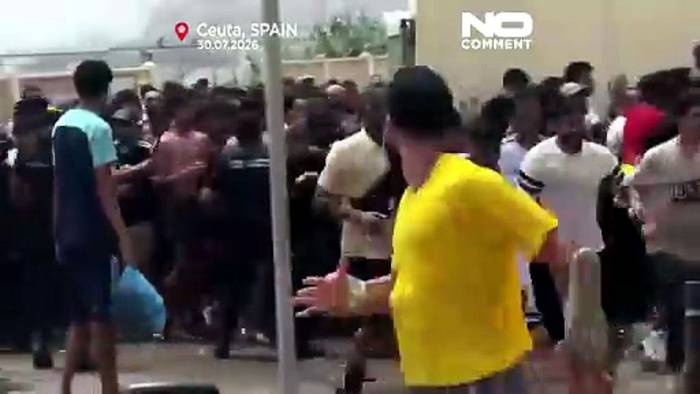 News video: Tausende Migranten stürmen Grenze zu Ceuta aus Marokko